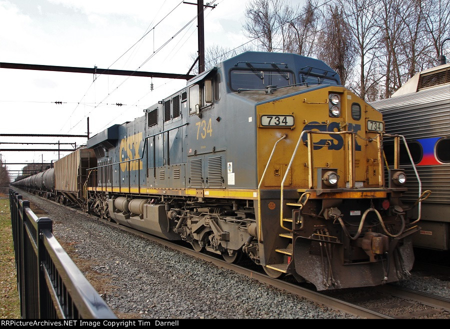 CSX 734 leads K623